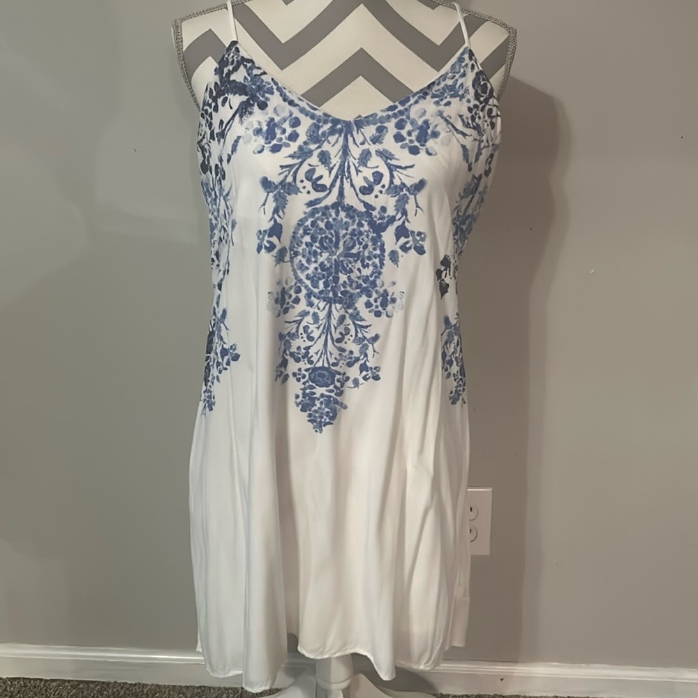 Target brand, summer dress, size large. White and blue